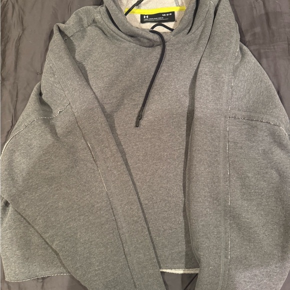 NWT- Under Armour Sweatshirt, large - Picture 2 of 3